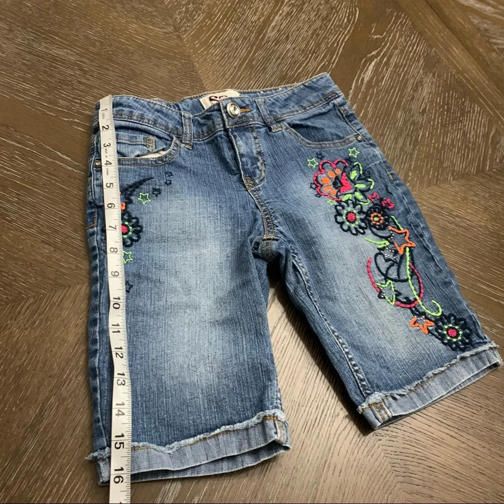 SO distressed denim embroidered Bermuda shorts Size 12